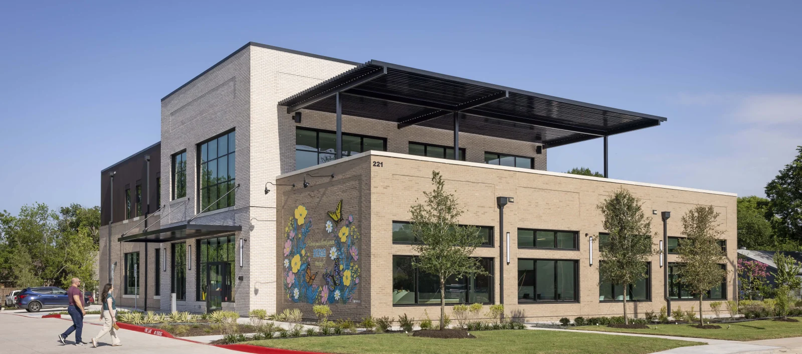 Exterior view of Hugs Cafe Mckinney